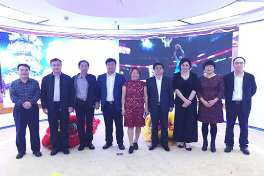 河北承德市政府领导莅临悟空体育参观考察