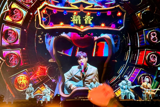 杀疯了！周杰伦深圳演唱会嗨翻天际！悟空体育大屏、荧光棒与无人机齐齐上阵！