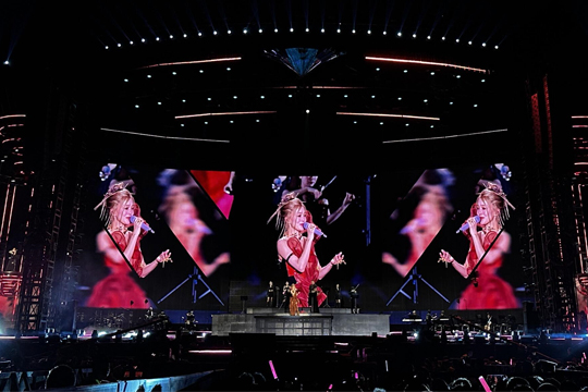 9年等待终圆梦！悟空体育LED屏幕点亮张韶涵南昌演唱会璀璨之夜！